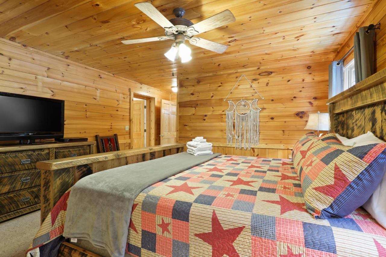 2 Separate Cabins Along A Peaceful Creek With Resort Amenities Ellijay Exteriér fotografie